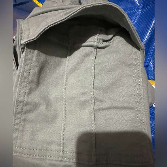 Hollister Utility Frayed Hem Cargo Pants | 00R XS - Picture 6 of 6
